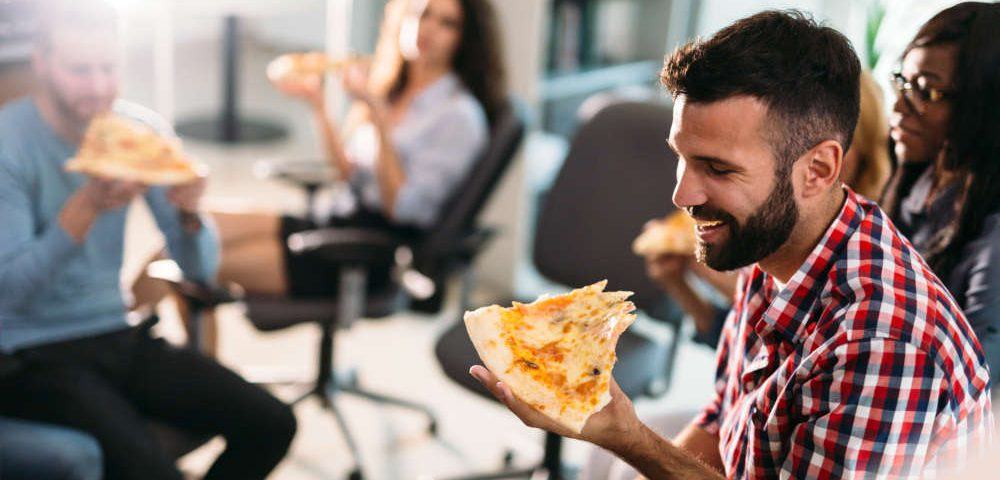 Die Pause mit den Kollegen verbringen