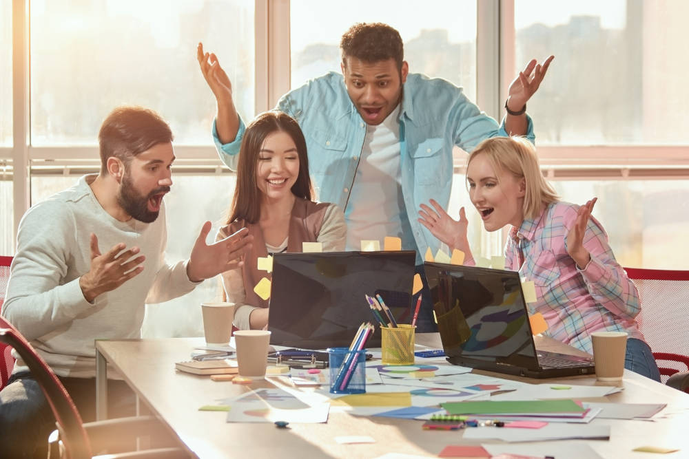 Schreibtisch-Hacks: Wie Sie Ihren Arbeitsplatz verbessern