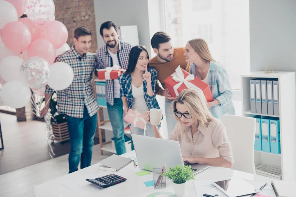 Geschenke fürs Büro: Mit diesen Tipps schenken Sie Freude